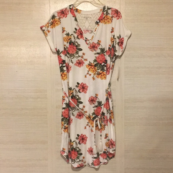 Bobbie Brooks Dresses & Skirts - Bobbie Brooks Floral Dress  - Medium - NWT
